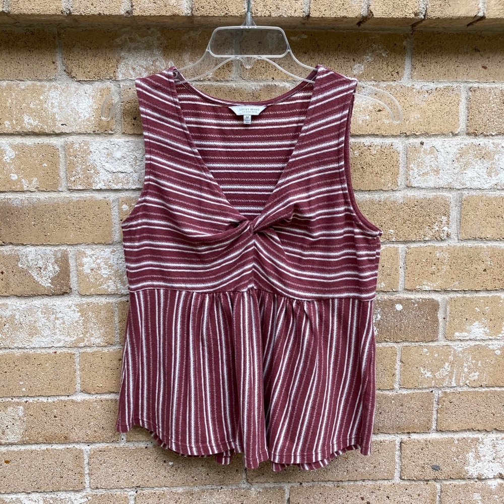 Lucky brand sleeveless top with cute twist detail